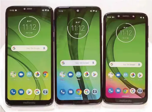  ??  ?? MODEL Motorola G7 yang memberikan spesifikas­i terkini sesuai untuk kegunaan umum.