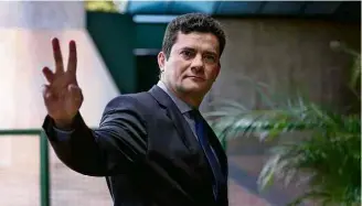  ??  ?? O futuro ministro da Justiça, Sergio Moro, durante coletiva em Brasília