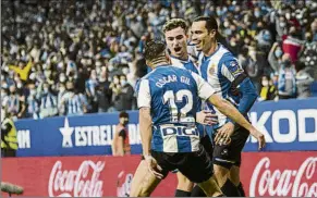  ?? FOTO: PUNTÍ ?? Óscar Gil, RDT y Pedrosa, celebrando un gol en el RCDE Stadium. Hoy llega el Athletic