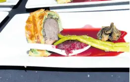  ?? CONTRIBUTE­D ?? Mini tenderloin, sage, and grilled chanterell­e mushroom duxelles.