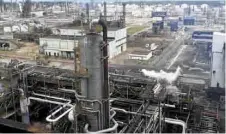  ??  ?? Refinería de Pemex ubicada en Ciudad Madero, Tamaulipas.
