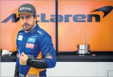  ??  ?? UNIÓN. Fernando Alonso sigue vinculado a McLaren, incluso participó en los test de Bahréin de Fórmula 1.