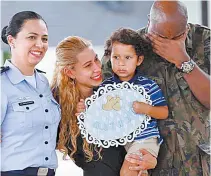  ?? MARCELLO CASAL JR / AGÊNCIA BRASIL ?? Emoção marcou a liberação do grupo que estava numa base militar