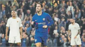  ?? FOTO: AP ?? Hazard, autor de dos goles, salvó el liderato del Chelsea ante una espléndida Roma