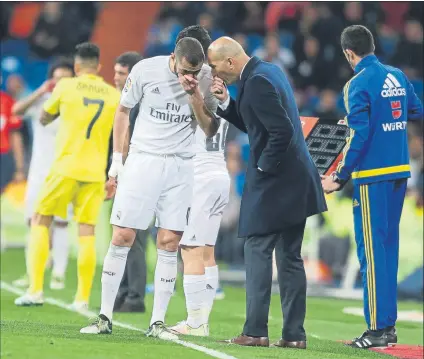  ?? FOTO: J.A. SIRVENT ?? Zidane siempre defendió a Zidane de las críticas El delantero francés también ha tenido una gran sintonía en el campo con CR7
