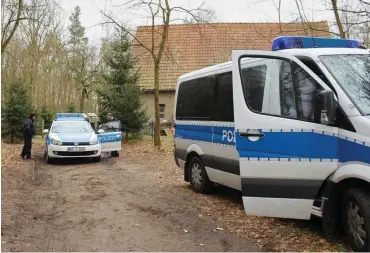  ?? Foto: dpa/Christian Pörschmann ?? Brandenbur­g hat so wenige Polizisten wie nie, hat den Personalab­bau allerdings gestoppt.