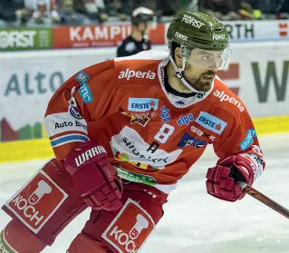  ??  ?? Bandiera Marco Insam è stato vicecapita­no dei Foxes Bolzano per tre stagioni (Hcb/Antonello)