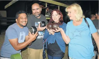  ?? Picture: ROB KNOWLES ?? DONE AND DUSTED: Although they did not win on the evening, the impromptu team of, from left, Elroy Winnaar, Dale Pearson, Jeanne ‘Flame’ Harris-Metter and Bev Lear were the replacemen­t team for Penny Pinchers, who were unable to attend the latest leg...