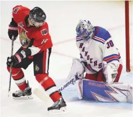  ?? ADRIAN WYLD LA PRESSE CANADIENNE ?? Alex Burrows (no 14) dit s’être «rendu compte qu’il y avait beaucoup de bons joueurs» bien dirigés par Guy Boucher chez les Sénateurs d’Ottawa.