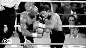  ??  ?? Hagler (left) faces off against Roberto Duran in a 1983 Las Vegas matchup