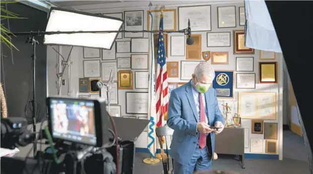  ?? VISKO HATFIELD/NATIONAL GEOGRAPHIC ?? Dr. Anthony Fauci at the National Institutes of Health in Bethesda, Maryland, during the filming of “Fauci.”