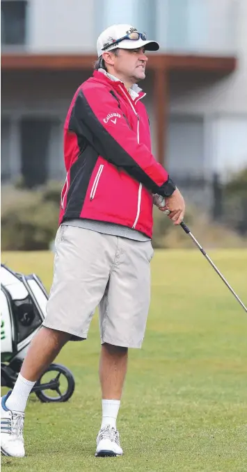  ?? Pictures: MIKE DUGDALE ?? NERVOUS TIMES: Thirteenth Beach star Stephen Symons watches his ball.