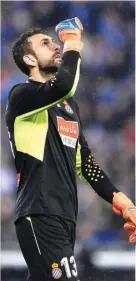  ?? JOSEP LAGO/AFP ?? KALI KEDUA: Reaksi kiper Espanyol Diego Lopez setelah menggagalk­an penalti Lionel Messi.