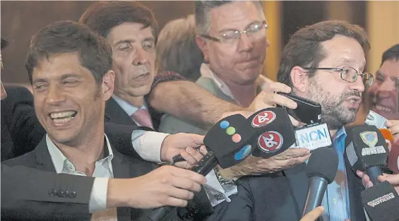  ?? ROLANDO ANDRADE ?? Juntos. El kirchneris­ta Axel Kicillof, el martes, junto al massista Marco Lavagna. Para enojo del Gobierno, se movieron en tándem.