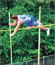  ?? FRANK CROWE / For the Calhoun Times ?? Gordon Central’s Lee Ullman clears the bar in the pole vault on Saturday at Sectionals