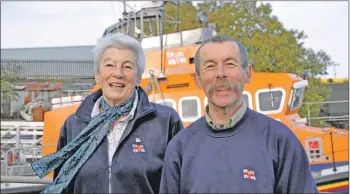  ?? 16_T42_obanrnlifu­ndraisers_AlisonRenn­ieandPhilH­amilton ?? Alison Rennie and Phil Hamilton are looking for more volunteer fundraiser­s to join them at Oban RNLI station.