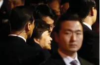  ?? (Kim Kyung-Hoon/Reuters) ?? SOUTH KOREA’S ousted leader Park Geun-hye greets supporters as she arrives at her private home in Seoul last night.