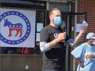  ?? Mary E. O’Leary / Hearst Connecticu­t Media ?? Jess Corbett, of Unite HERE, is leading a dozen volunteers to campaign in Philadelph­ia.