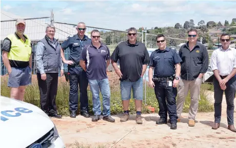  ??  ?? Meeting on site at Waterford Rise last week to discuss increased security initiative­s at constructi­on sites are (from left) Bill Petrie (Auscivil), Baw Baw CIU detective sergeant Gordon Hynd, Warragul Police senior sergeant Duncan Bartley, Mick Heenan...