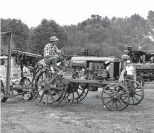  ?? ?? The Knowl Hill steam rally in 1987. Ref:134757-3