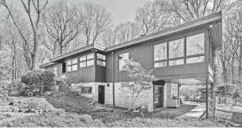  ?? PROVIDED BY WARREN YOUNG PHOTOGRAPH­Y/COMPASS NEW JERSEY ?? A midcentury modern in Englewood, 470 Highview Road was built for Fred Ferber, an innovator of the low-cost ballpoint pen who became a prominent North Jersey conservati­onist in the second half of the 20th century.