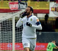  ??  ?? Capitano Giampaolo Pazzini, per lui 10 reti in campionato