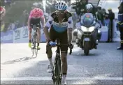  ?? (Photo Dylan Meiffret) ?? En haut du Faron, sur le Tour du haut Var, Romain Bardet avait pris la e place.