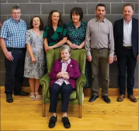  ?? ?? Aggie is pictured celebratin­g her 100th birthday with her six children: Benny, Pauline, Martina, Breda, Andy and Seamus.