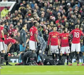  ?? FOTO: GETTY ?? Lukaku tuvo que retirarse tras recibir un duro golpe en la cabeza