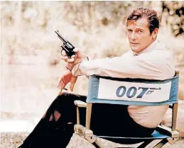  ??  ?? El actor Roger Moore, en una de las tantas reencarnac­iones cinematogr­áficas de James Bond.