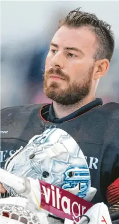  ?? Foto: Sebastian Kahnert, dpa ?? Der Rosenheime­r Philipp Grubauer kommt immer gerne zur Nationalma­nnschaft und zählt zu den Stars im Team.