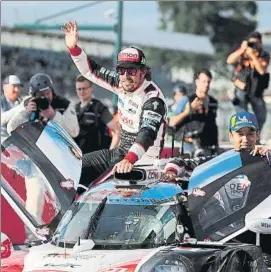  ?? FOTO: TOYOTA GAZOO ?? El ovetense celebra el triunfo del Toyota número 8 en la prueba británica