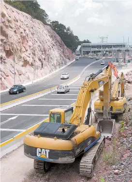  ??  ?? La caída, por los recortes presupuest­ales, dice la CMIC.