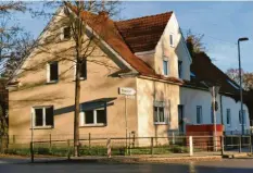  ?? Foto: Elmar Knöchel ?? Das Lohner‰Haus in Bobingen wird zur Zeit umgebaut. Sobald dort wieder Flüchtlin‰ ge einziehen, soll ein Internetan­schluss zur Verfügung stehen.