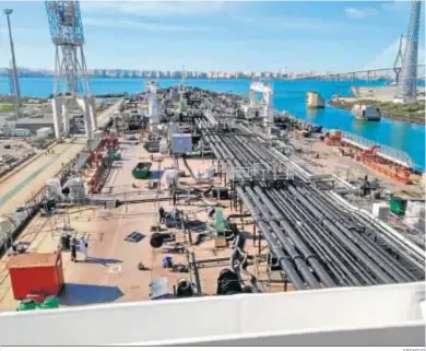  ?? ARCHIVO ?? Imagen desde el puente de mando de un buque en el astillero de Puerto Real.