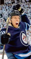  ?? Foto: Getty Images ?? Nepodepsal Patrik Laine se v NHL osvědčil. Za tři sezony dal 110 gólů, ale na nový kontrakt mladý Fin stále čeká.