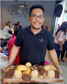  ??  ?? CONFEX and Co. owner Von Estrada with his pastry treats