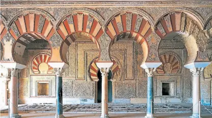  ??  ?? El palacio del generoso musulmán.
Salón de la ciudad palatina de Medina Azahara donde fue curado el rey Sancho.