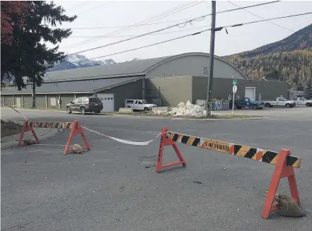  ?? — THE CANADIAN PRESS ?? Three people who died after an ammonia leak at an arena in Fernie were doing maintenanc­e work on ice-making equipment.