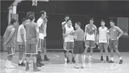  ??  ?? Gilas Pilipinas during their final team practice yesterday in preparatio­n for their game against Qatar on February 21 in Doha. ESPN5