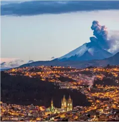  ??  ?? El Cotopaxi, un volcán activo a unos 50 km de la capital ecuatorian­a.
