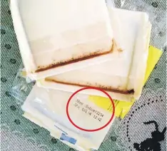  ??  ?? The rotten cheese with expiry date in August this year, the consumer claims.