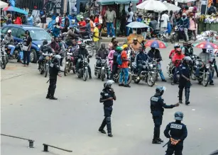  ??  ?? STR | AFP DR| Presidente do Parlamento Isidoro Mvouba quer mais empenho Repatriame­nto de políticos considerad­os separatist­as provoca críticas à Nigéria