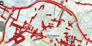  ?? Strade rosse ?? Bologna ieri con le strade «rosse» per il traffico dal navigatore di un tassista