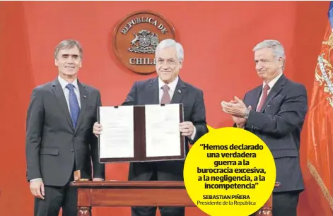  ?? FOTO: MARIO TELLEZ ?? Los ministros de Hacienda, Felipe Larraín y de Economía, José Ramón Valente, acompañaro­n al presidente.