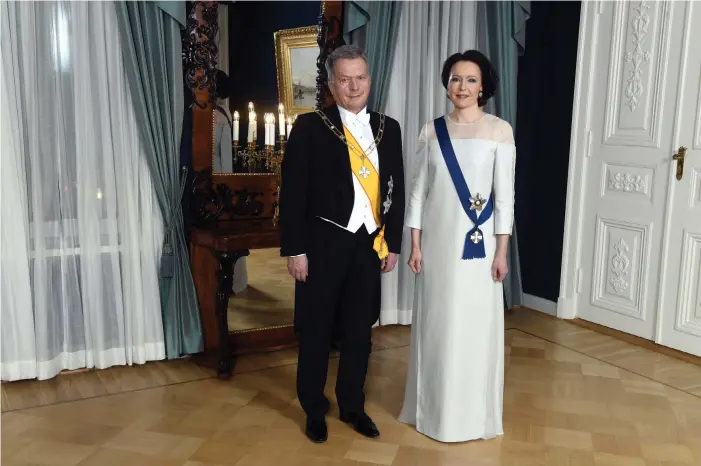  ?? FOTO: LEHTIKUVA/VESA MOILANEN ?? Första balen under andra omgången – i vintras återvaldes Sauli Niinistö till president, i februari föddes hans och Jenni Haukios son Aaro och på självständ­ighetsdage­n var paret värdar på slottsbale­n.