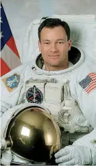  ?? ?? Michael López- Alegría, astronauta della Nasa, è spagnolo naturalizz­ato statuniten­se
Walter Villadei, astronauta, a gennaio 2024 ha raggiunto la Stazione spaziale internazio­nale
Francesco Billari, rettore dell’università Bocconi