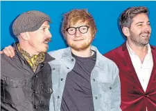  ??  ?? The singer-songwriter with Ed Sheeran.