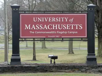  ?? Herald STaff fIle ?? ‘UNNECESSAR­Y AND UNAFFORDAB­LE INCREASES’: Students at UMass Amherst are calling on the Board of Trustees to reject a plan to raise tuition for nonMassach­usetts students — and also bump up room and board fees.