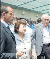  ?? FOTO: MANEL MONTILLA ?? Sandro Rosell, con sus padres